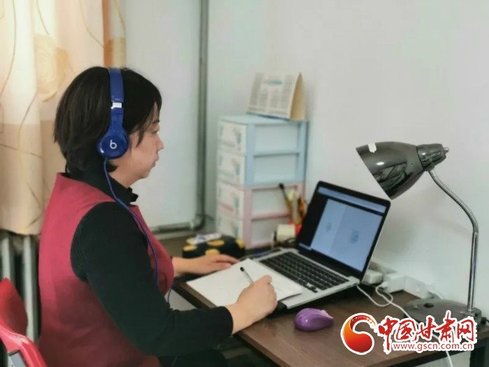 【三八特刊·“疫”線心聲】她，24小時(shí)聆聽“疫”動(dòng)的心