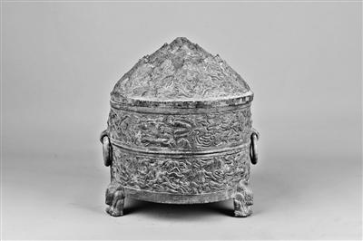 平?jīng)霾┥缴w神獸紋銅樽，東漢人向往過上神仙生活的印跡