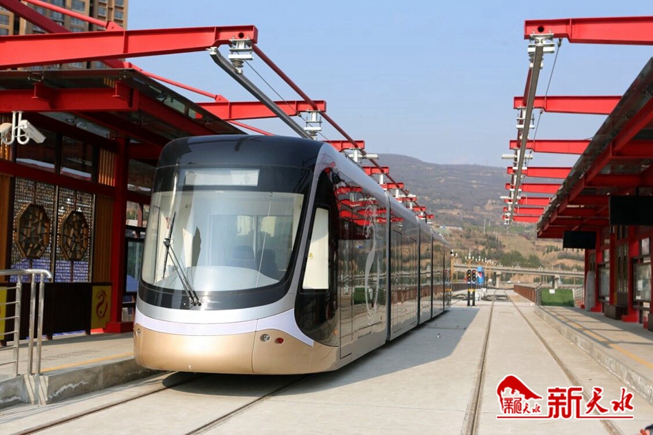 王銳調(diào)研有軌電車(chē)示范線一期工程、工業(yè)博物館等項(xiàng)目建設(shè)情況