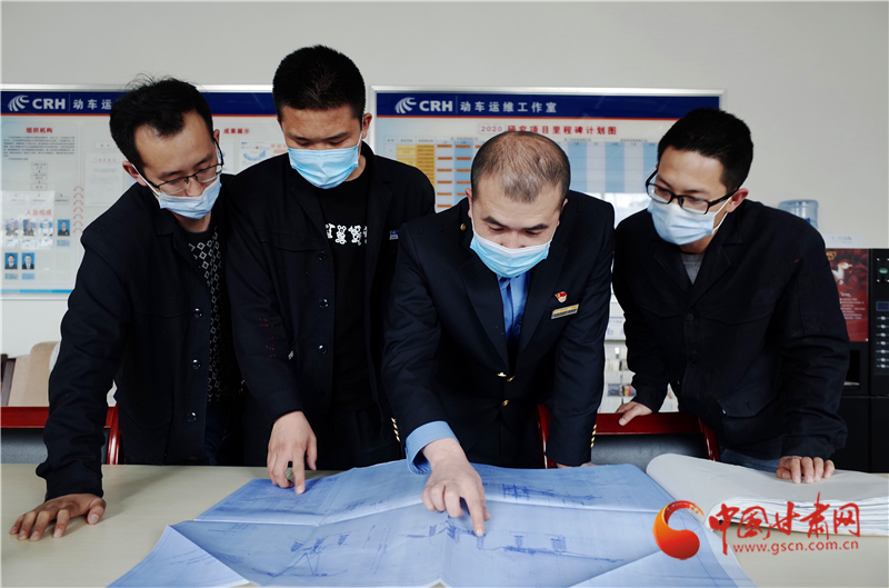 用奮斗的青春護(hù)航高鐵——記全國(guó)鐵路勞動(dòng)模范、蘭西動(dòng)車運(yùn)用所副所長(zhǎng)張學(xué)東