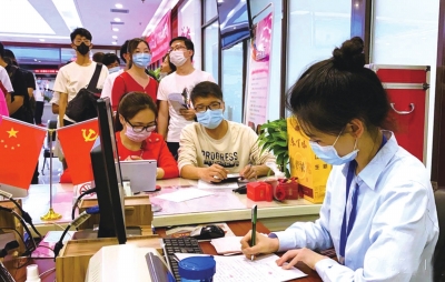 “幸有所愛，不畏山?！?“5·20”當天蘭州城關(guān)區(qū)有521對新人領證