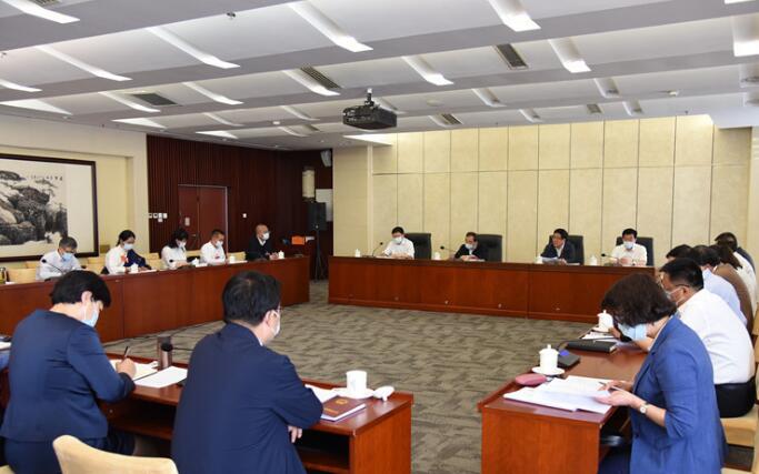 【兩會快訊】甘肅代表團(tuán)分組審議全國人大常委會工作報(bào)告，林鐸參加第一小組會議并發(fā)言