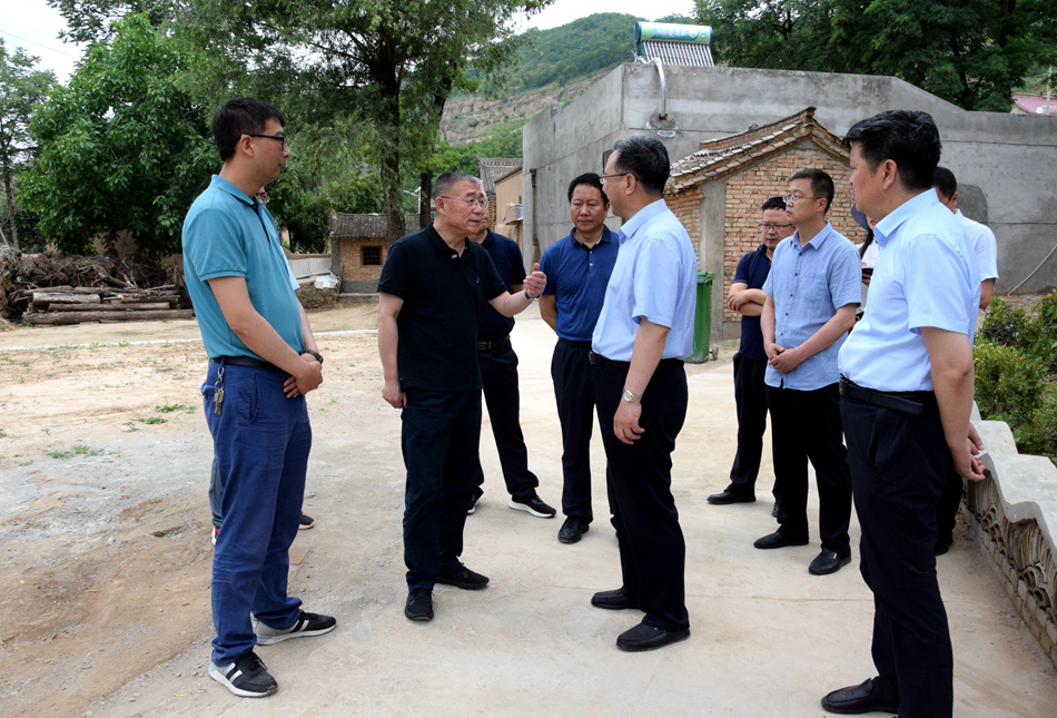 王銳深入麥積區(qū)、甘谷縣掛牌督戰(zhàn)村調(diào)研指導(dǎo)脫貧攻堅(jiān)工作