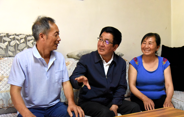 林鐸在文縣調(diào)研指導(dǎo)脫貧攻堅工作時強(qiáng)調(diào) 緊盯細(xì)節(jié)持續(xù)攻堅 發(fā)揮優(yōu)勢壯大產(chǎn)業(yè) 確保脫貧成果經(jīng)得起歷史和實(shí)踐檢驗(yàn)