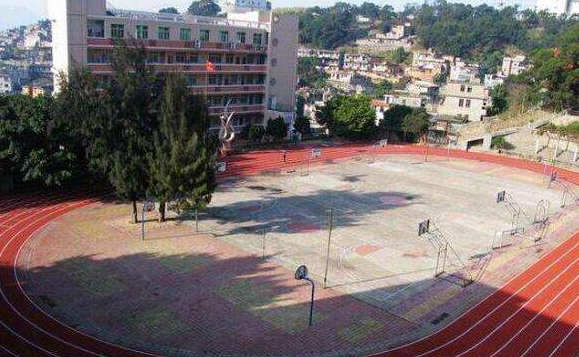 蘭州四城區(qū)初一新生7月23日去對(duì)口學(xué)?？窗?>
        </a><em>蘭州四城區(qū)初一新生7月23日去對(duì)口學(xué)校看榜</em></li>
    <li><a  target=