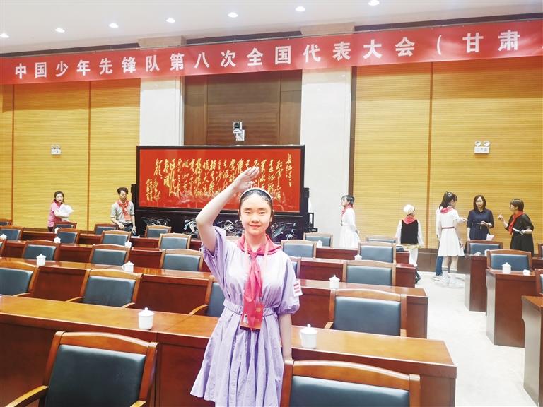 代表蘭州少先隊(duì)員參加全國少代會——這個小姑娘，攢勁！
