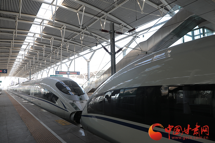 西銀客專甘寧段開(kāi)啟重聯(lián)動(dòng)車(chē)組逐級(jí)提速試驗(yàn)