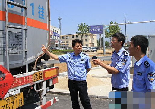 蘭州市開展?；愤\(yùn)輸交通安全專項(xiàng)整治行動(dòng)