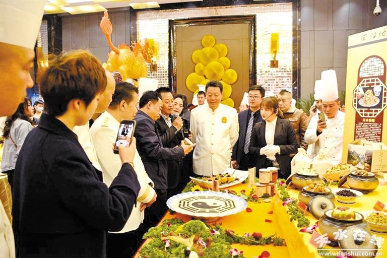 隴菜藝術(shù)盛典聚焦隴菜經(jīng)濟(jì)新成就——中國烹飪大師、甘肅省隴菜協(xié)會(huì)會(huì)長趙長安專訪