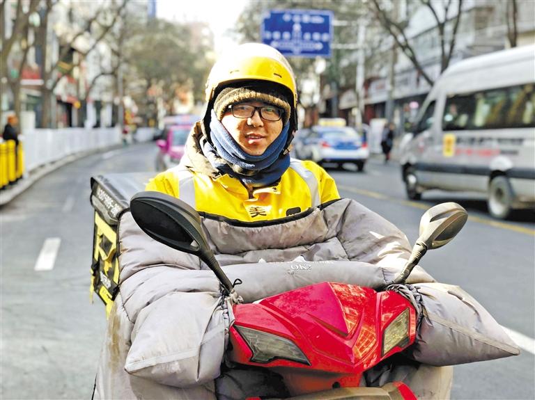 外賣小哥王全軍：好好干，在蘭州買套房