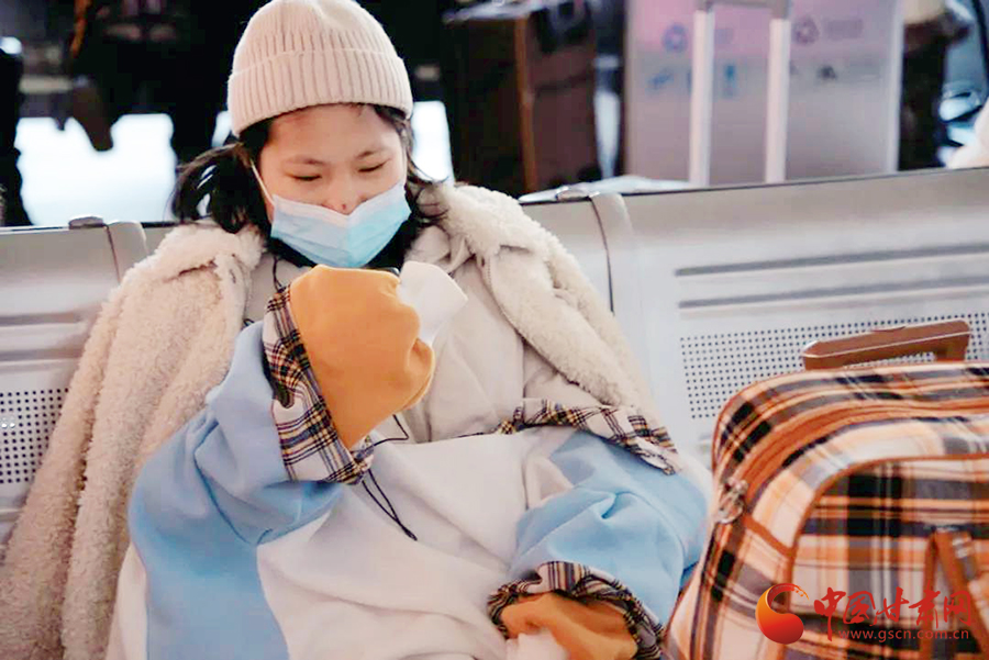 春運(yùn)故事：歸途的車站，有溫情、愛(ài)情，還有堅(jiān)守