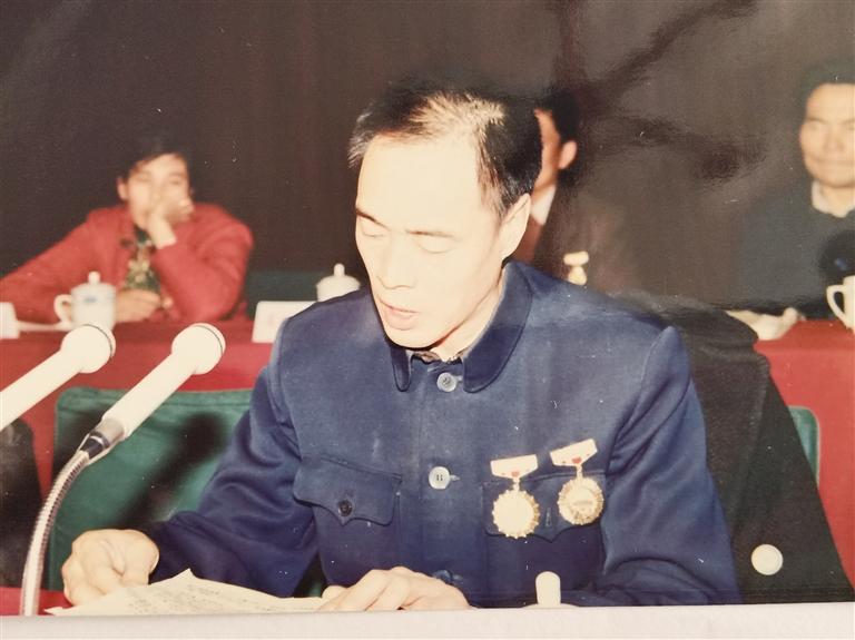 尋訪百名先鋒黨員  他用13年的時(shí)間完成28年的工作量——記“刀具大王”、全國勞模、蘭州通用機(jī)器廠工人技師蘆聚才