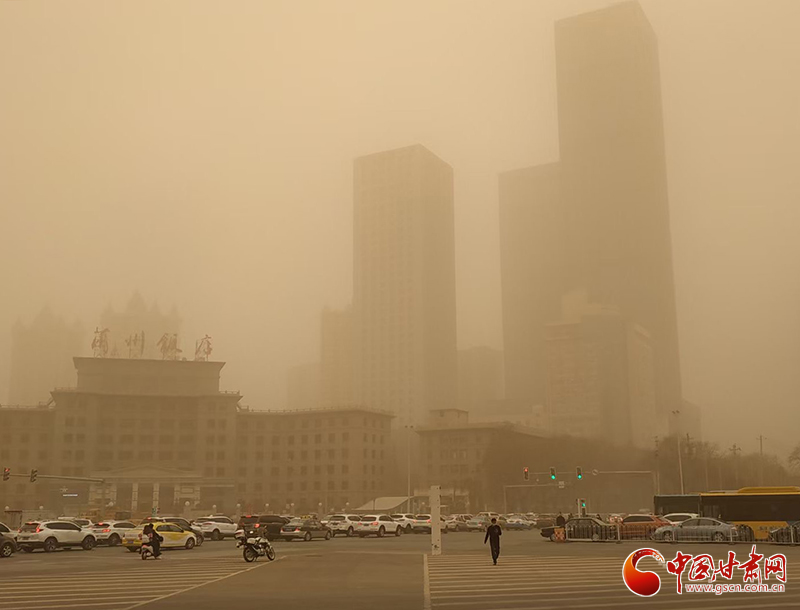 蘭州遇近8年最強沙塵天氣 市區(qū)最低能見度僅為500米