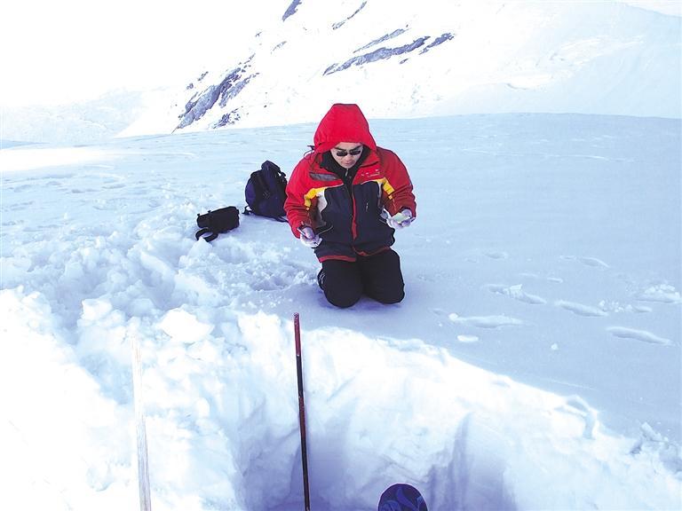 中科院西北研究院研究員李宗?。浩钸B山上的“守望者”