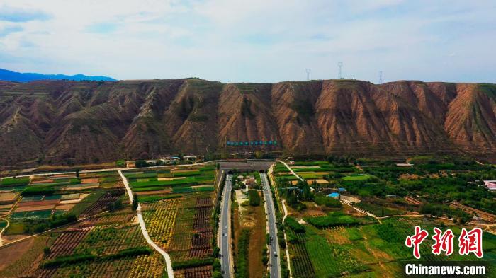 甘肅榆中造養(yǎng)結合十數(shù)年荒山改綠 野生動物?！奥睹妗?>
        </a><em>甘肅榆中造養(yǎng)結合十數(shù)年荒山改綠 野生動物?！奥睹妗?/em></li>
    <li><a  target=