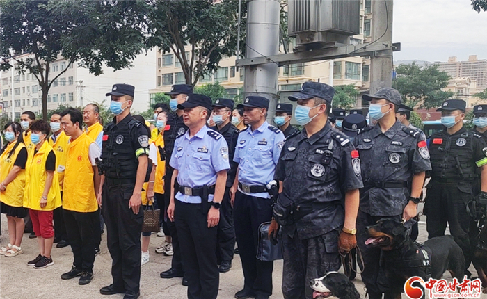 發(fā)現(xiàn)非法飆車(chē)“炸街”違法行為 市民可通過(guò)三種方式隨手拍舉報(bào)