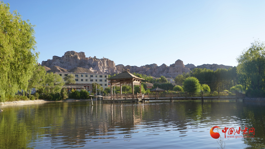 【小康圓夢·看甘肅】肅南：鄉(xiāng)村旅游托起百姓富?！敖痫埻搿?>
        </a><em>【小康圓夢·看甘肅】肅南：鄉(xiāng)村旅游托起百姓富裕“金飯碗”</em></li>
    <li><a  target=