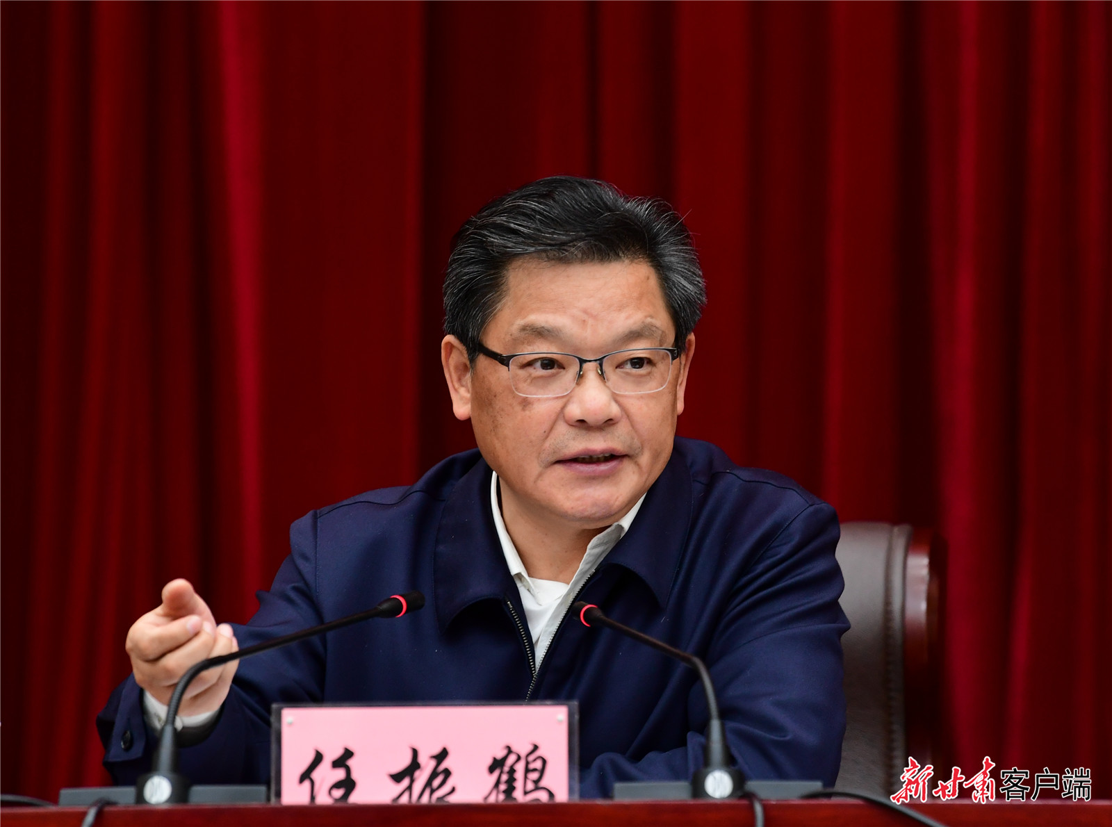 任振鶴在全省新型城鎮(zhèn)化工作推進(jìn)會(huì)議上強(qiáng)調(diào)：凝心聚力抓落實(shí)、蹄疾步穩(wěn)向前進(jìn)，奮力推進(jìn)新型城鎮(zhèn)化建設(shè)再上新臺(tái)階