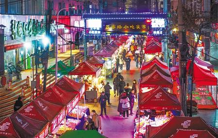蘭州市城關(guān)區(qū)正寧路小吃夜市、南關(guān)民族風(fēng)味一條街恢復(fù)營(yíng)業(yè)