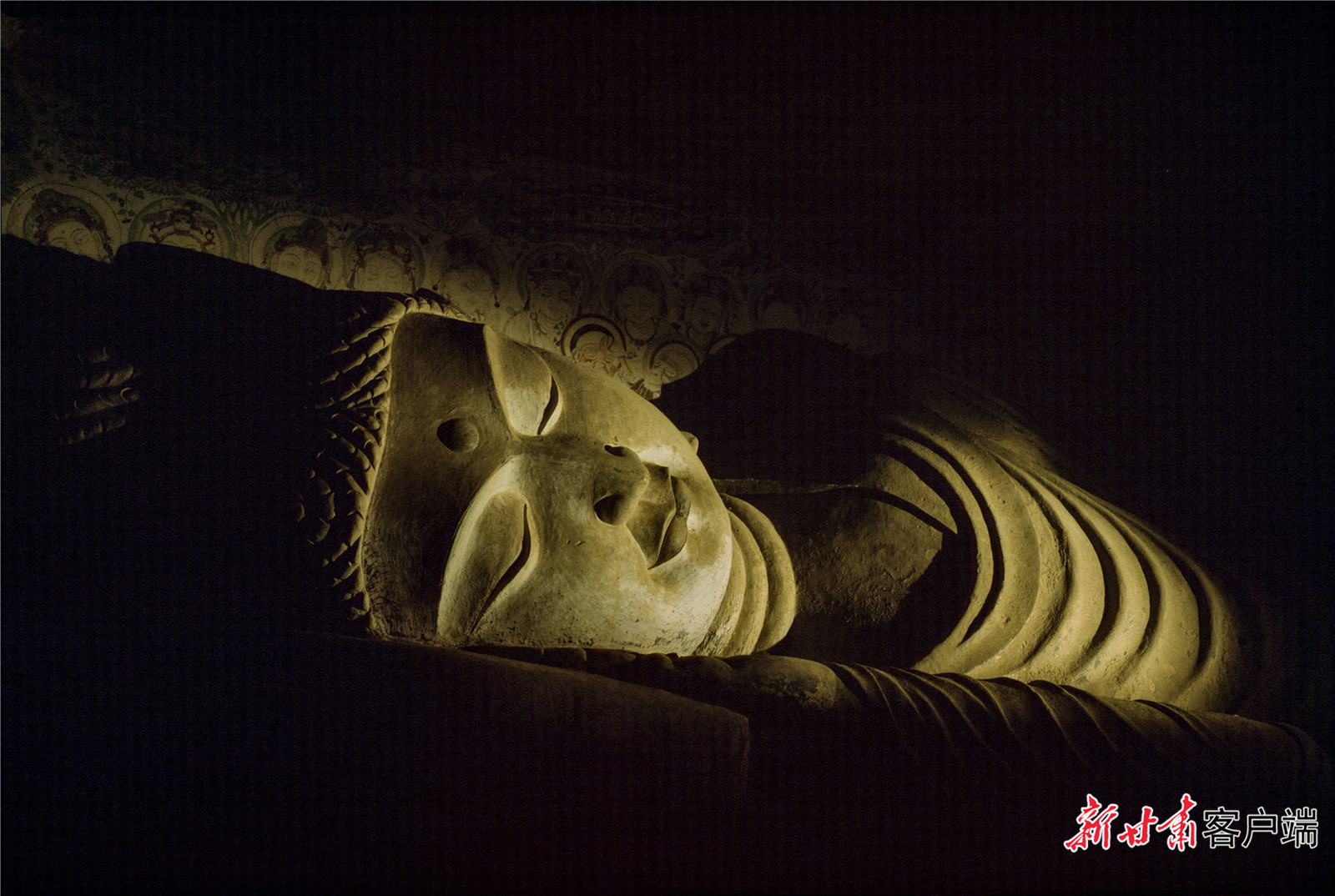 吳健工作照-云岡石窟工作現(xiàn)場(chǎng).jpg 吳健工作照-云岡石窟工作現(xiàn)場(chǎng).jpg