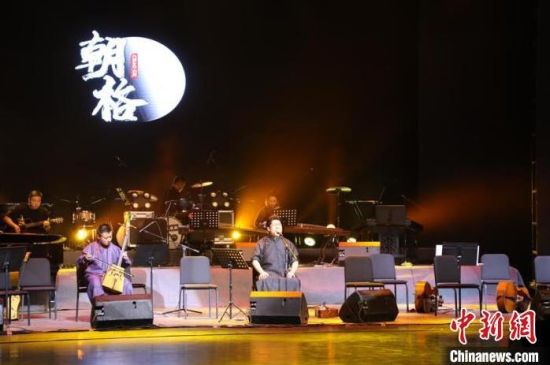 圖為甘肅本土原生態(tài)樂隊“朝格組合”在蘭州演出。(資料圖) 受訪人供圖