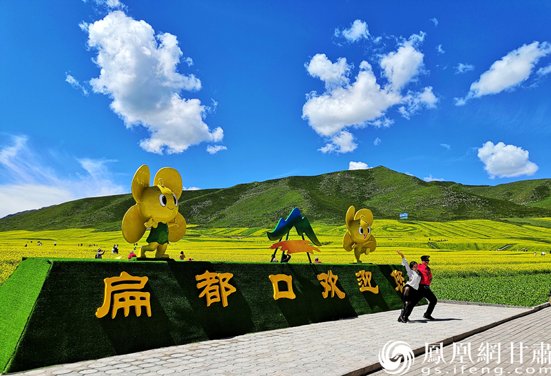 河西走廊張掖扁都口，古絲綢之路要道。王振武 攝