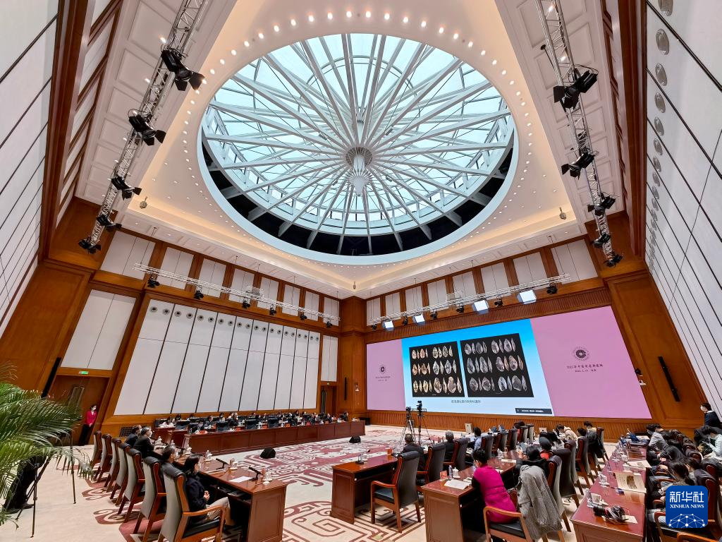 3月18日，“中國社會科學院考古學論壇·2021年中國考古新發(fā)現(xiàn)”進行入選項目報告環(huán)節(jié)（手機照片）。