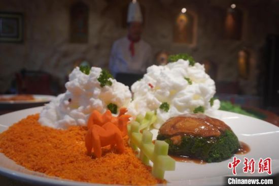 圖為敦煌菜代表菜肴展示?！【琶赖┰?攝