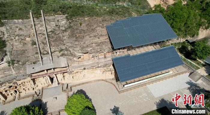 圖為航拍視角下的北石窟寺?！“瑧c龍 攝