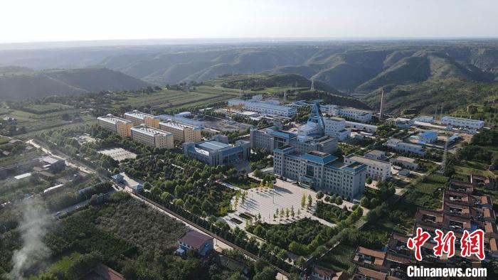 圖為華能正寧核桃峪煤礦廠區(qū)。(資料圖) 慶陽(yáng)市委宣傳部供圖