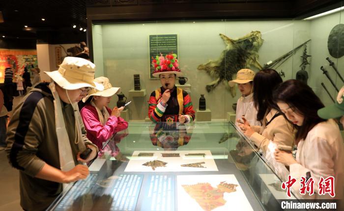 中國“土鄉(xiāng)”青?；ブh：土族故土園集中展示土族文化