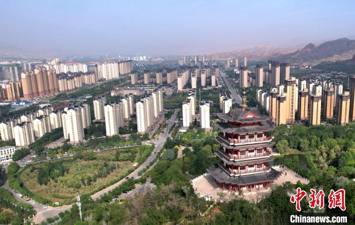 圖為“南涼古都”樂都朝陽山片區(qū)的今朝。　薛蒂 攝