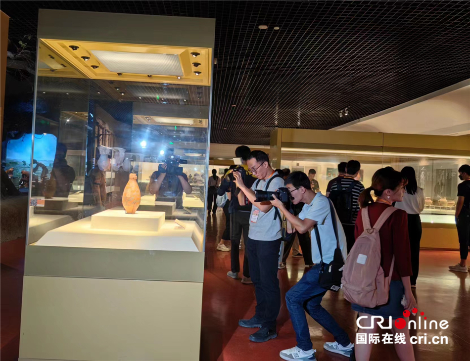 “絲路風(fēng)采 如意甘肅”海峽兩岸記者聯(lián)合采訪(fǎng)實(shí)錄一：蘭州之精美_fororder___172.100.100.3_temp_2_1_2_1_1_ec5048c2-3973-4275-a346-71e775792f41