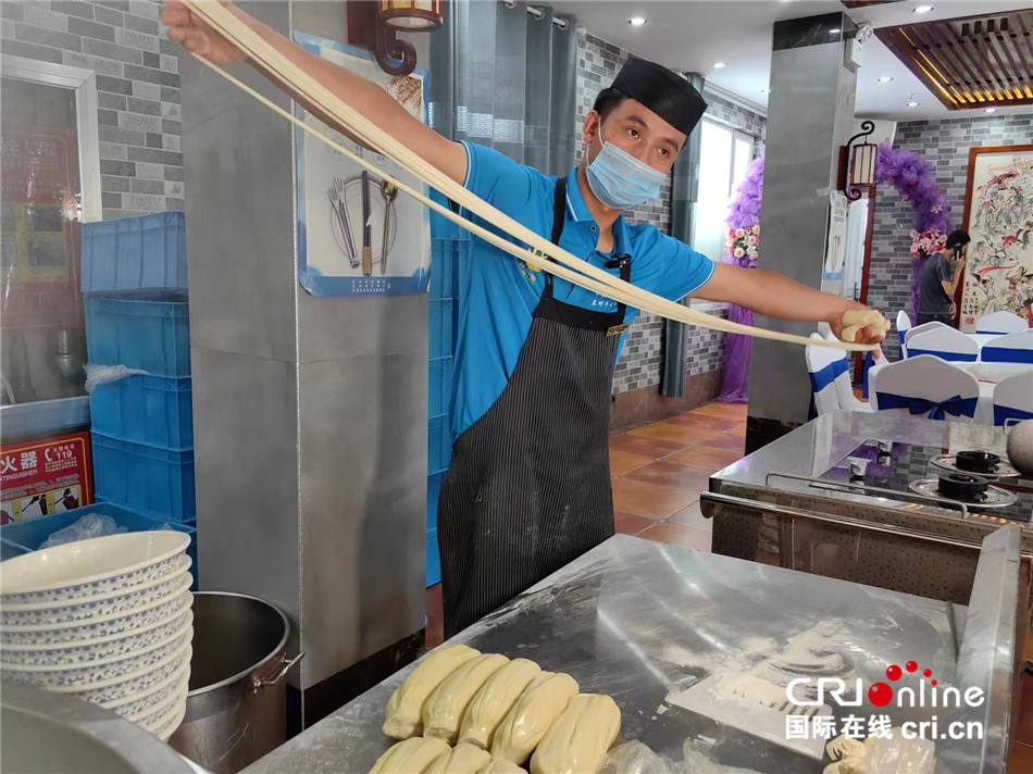 “絲路風(fēng)采 如意甘肅”海峽兩岸記者聯(lián)合采訪(fǎng)實(shí)錄一：蘭州之精美_fororder___172.100.100.3_temp_2_1_2_1_1_73ce002e-6ef6-49a2-b102-c0542b68d083