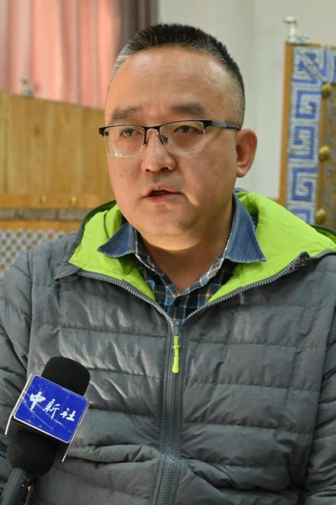 謝焱，甘肅省文物考古研究所副研究館員、考古研究二部主任、田野考古項目負責人。主持參與了張家川馬家塬戰(zhàn)國西戎墓地、臨潭磨溝齊家文化墓地等20多項考古調查、發(fā)掘工作，曾獲得中國國家文物局田野考古二、三等獎，“十二五”文物保護科學和技術創(chuàng)新二等獎等榮譽。