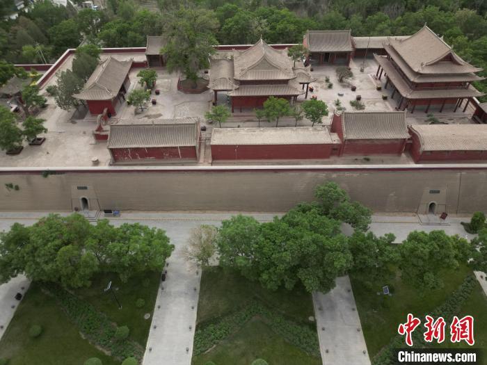 5月16日，航拍下的雷臺漢墓墓室入口。戴文昌　攝