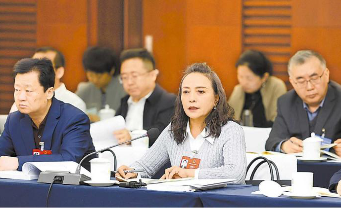 甘肅代表團審議生態(tài)環(huán)境法典草案